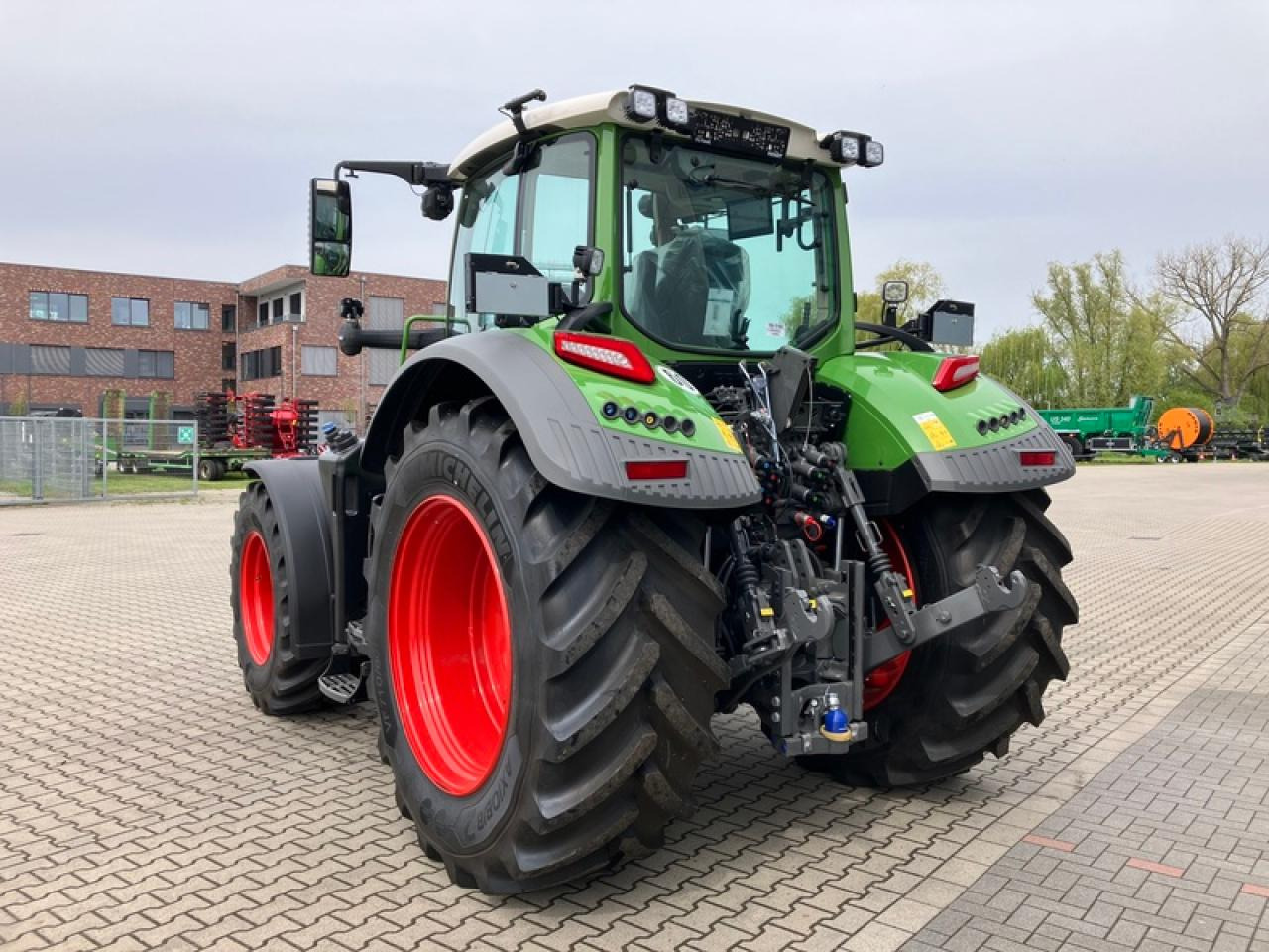 Fendt VARIO726 GEN 7 PROFI PLUS SET 2 - Трактор: слика 3 Fendt VARIO726 GEN 7 PROFI PLUS SET 2 - Трактор: слика 3