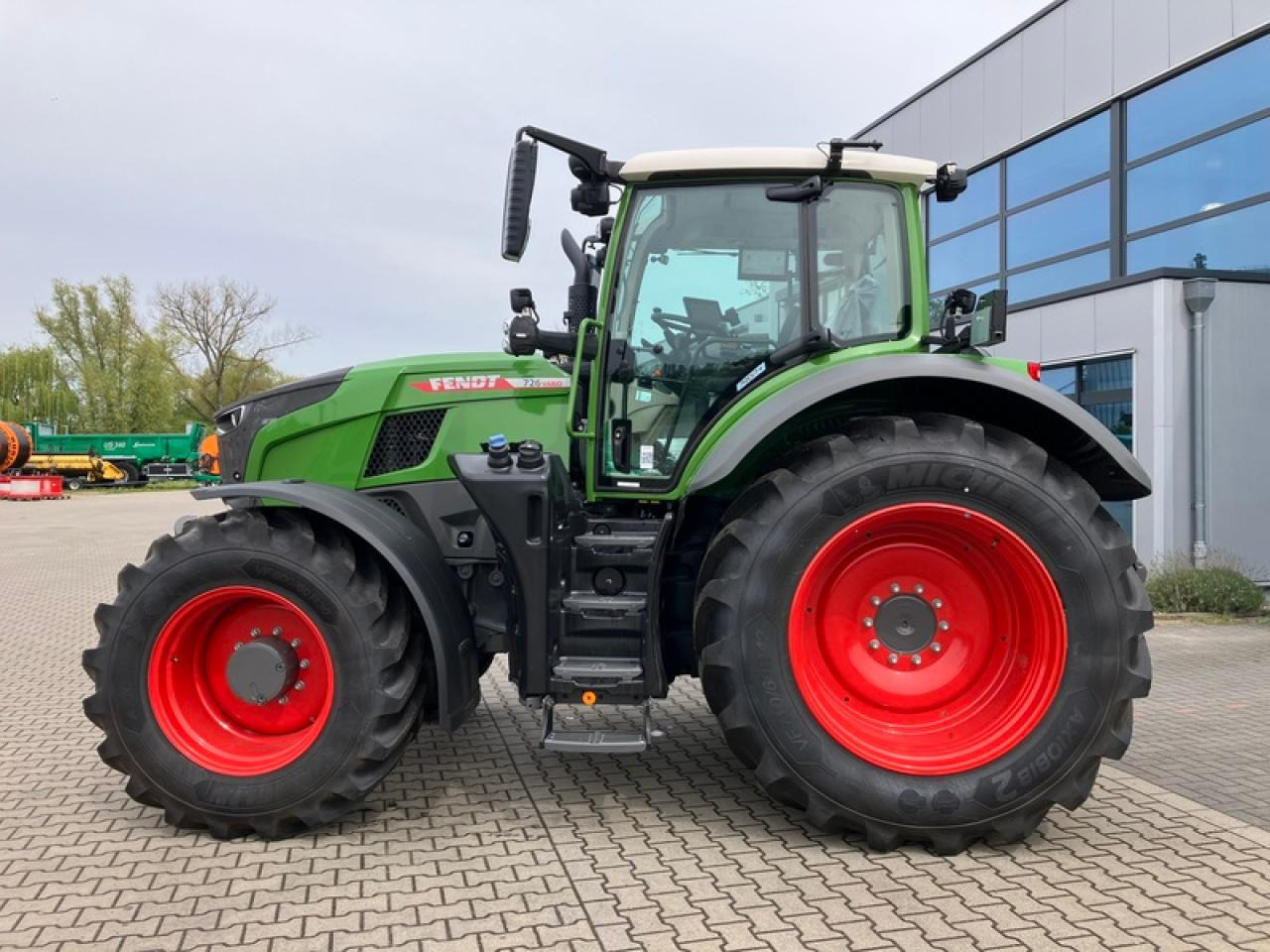 Fendt VARIO726 GEN 7 PROFI PLUS SET 2 - Трактор: слика 2 Fendt VARIO726 GEN 7 PROFI PLUS SET 2 - Трактор: слика 2