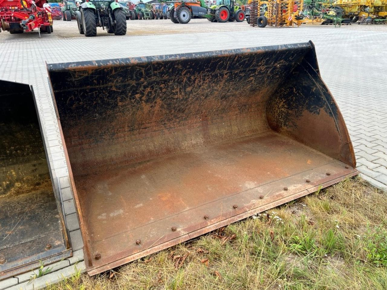 JCB LSB LEICHTGUTSCHAUFEL JCB Q-FIT - Корпа: слика 2 JCB LSB LEICHTGUTSCHAUFEL JCB Q-FIT - Корпа: слика 2