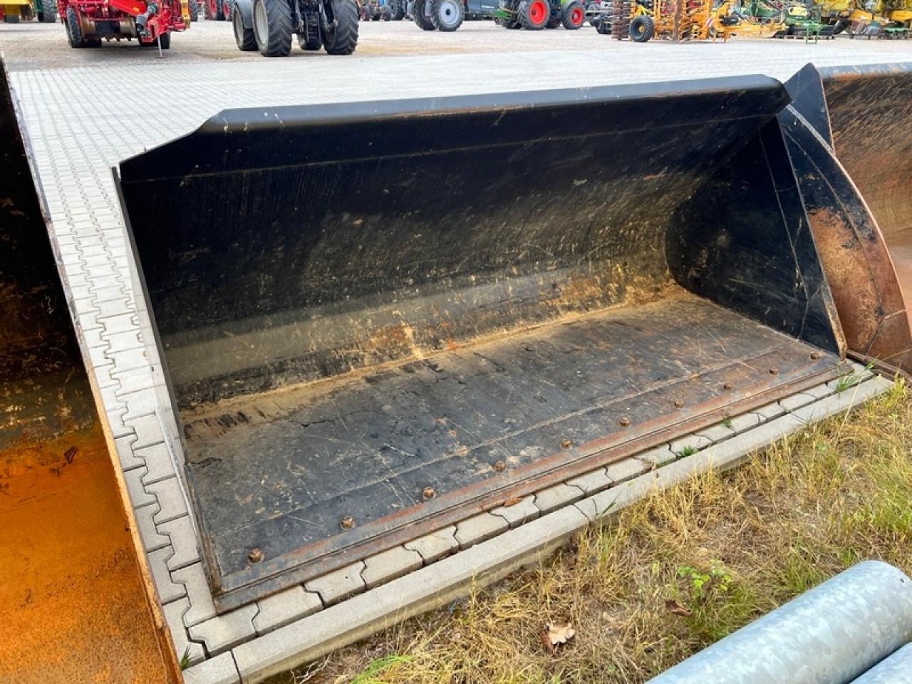 JCB LSB SCHWERGUTSCHAUFEL JCB Q-FIT - Корпа: слика 2 JCB LSB SCHWERGUTSCHAUFEL JCB Q-FIT - Корпа: слика 2