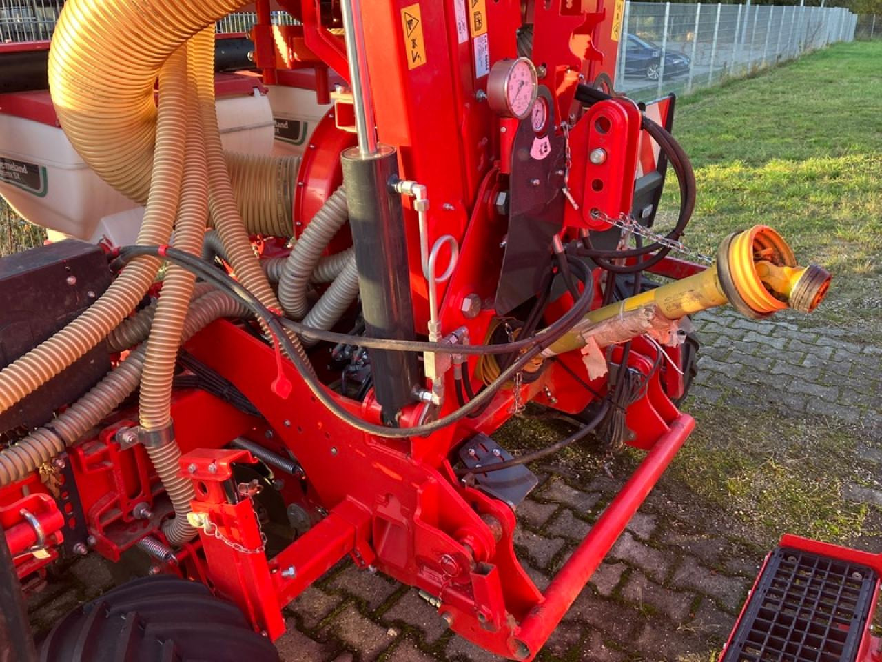 Kverneland OPTIMA 12 SX + FRONTTANK//GEOSEED - Прецизна машина за сеење: слика 5 Kverneland OPTIMA 12 SX + FRONTTANK//GEOSEED - Прецизна машина за сеење: слика 5