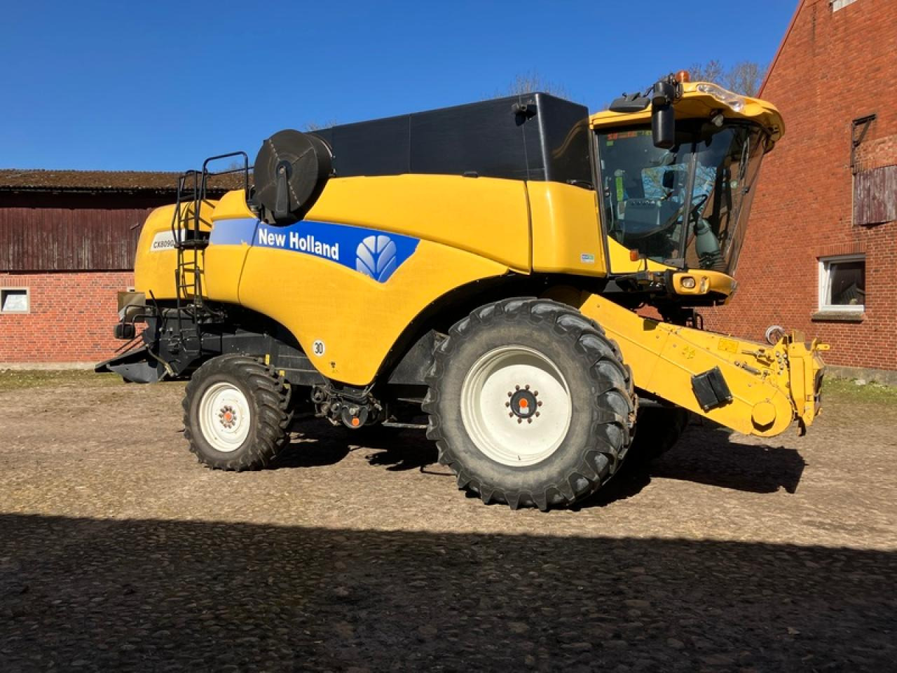 New Holland CX 8090 ALLRAD - Комбајн: слика 1 New Holland CX 8090 ALLRAD - Комбајн: слика 1