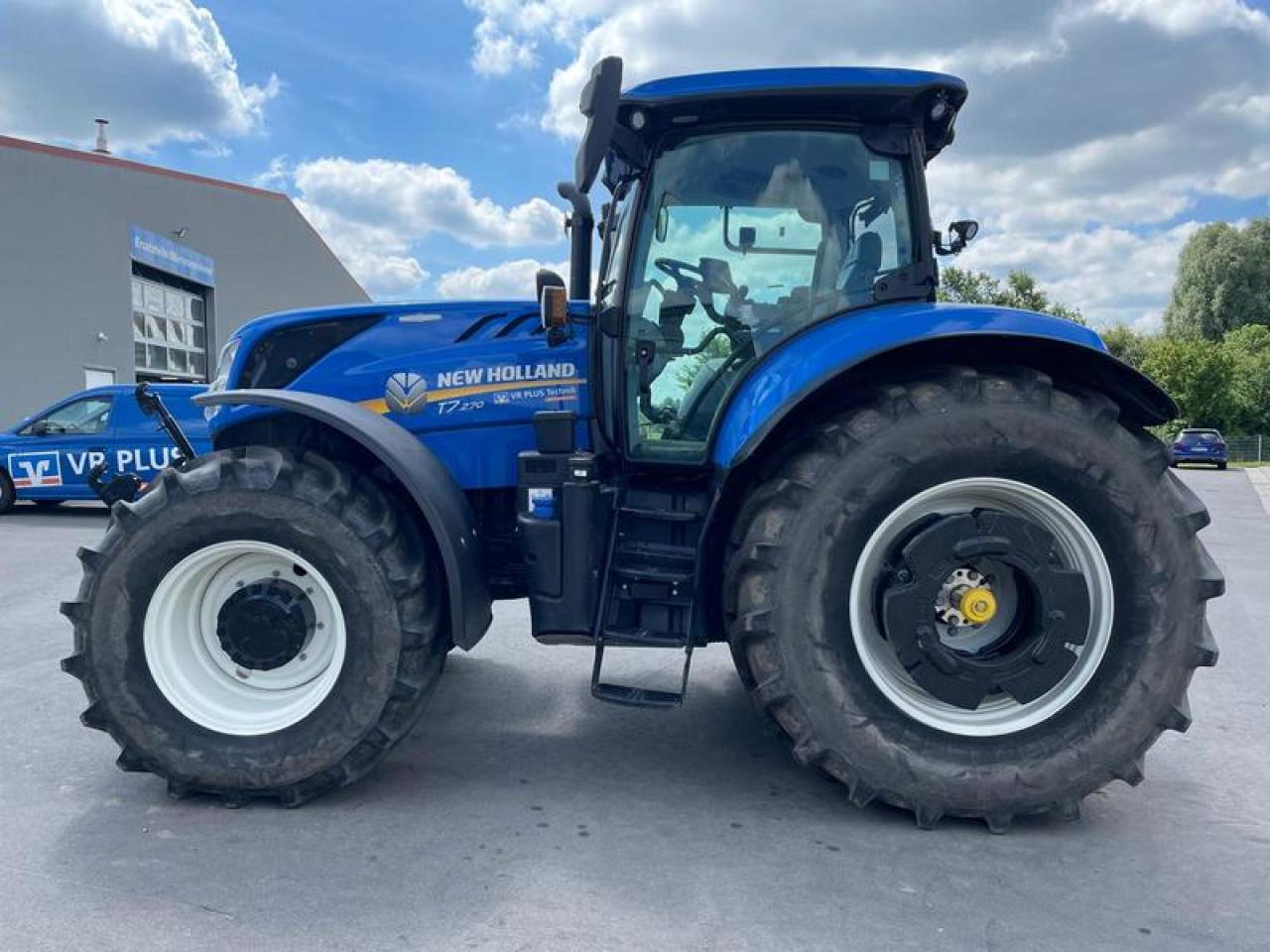 New Holland T 7.270 AUTOCOMMAND - Трактор: слика 2 New Holland T 7.270 AUTOCOMMAND - Трактор: слика 2
