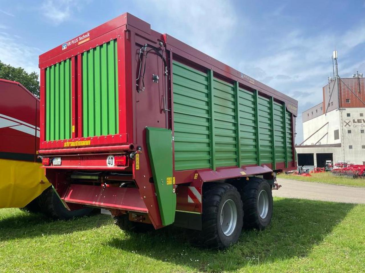 Strautmann GIGA 460 DOAKTION - Земјоделска приколка за истурање/ Истурач: слика 4 Strautmann GIGA 460 DOAKTION - Земјоделска приколка за истурање/ Истурач: слика 4