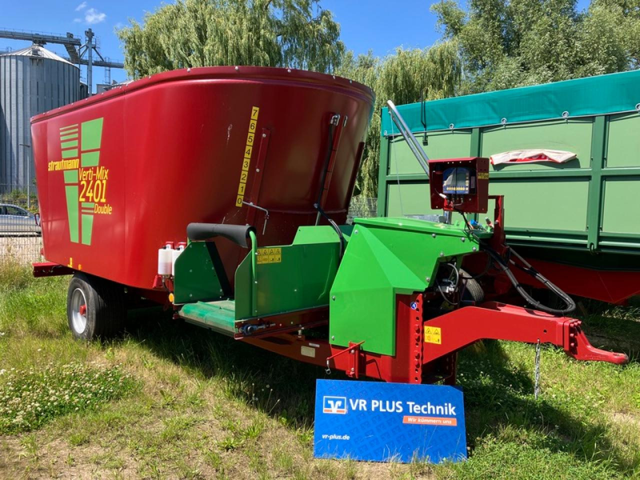 Strautmann VERTIMIX 2401DAKTION - Вагон за мешање сточна храна: слика 1 Strautmann VERTIMIX 2401DAKTION - Вагон за мешање сточна храна: слика 1