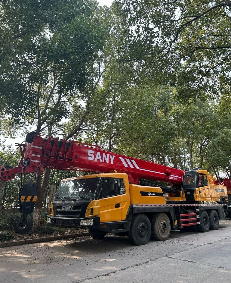 Sany STC250 STC500 STC800 25 50 80 100 truck crane for sale - Мобилен кран: слика 2 Sany STC250 STC500 STC800 25 50 80 100 truck crane for sale - Мобилен кран: слика 2