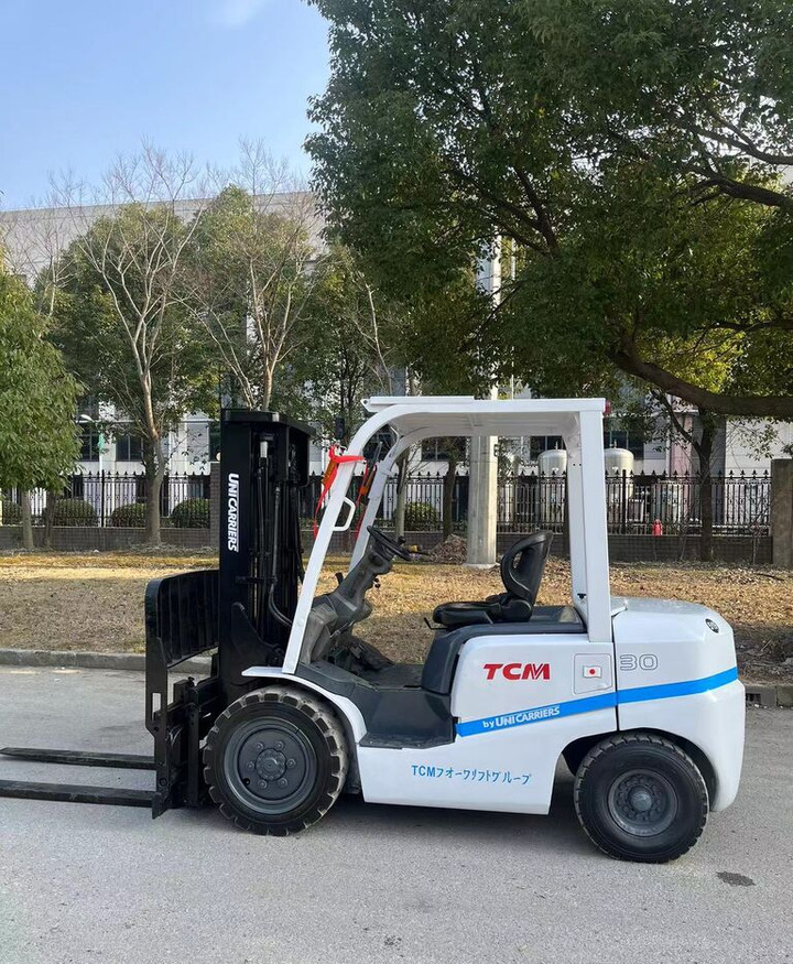 TCM FD30 FD50 FD100 FD80 3ton 5ton - Дизел вилушкар: слика 1 TCM FD30 FD50 FD100 FD80 3ton 5ton - Дизел вилушкар: слика 1