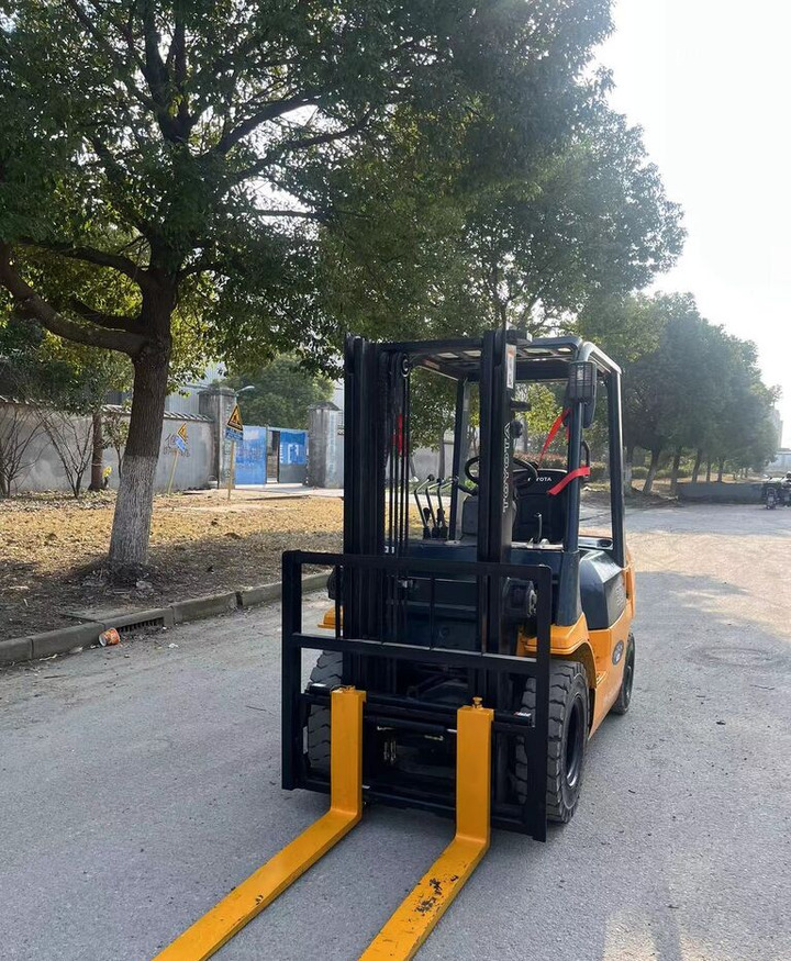 Toyota Made in Japan 7FD30 3ton 5ton 7FD50 for sale - Дизел вилушкар: слика 3 Toyota Made in Japan 7FD30 3ton 5ton 7FD50 for sale - Дизел вилушкар: слика 3