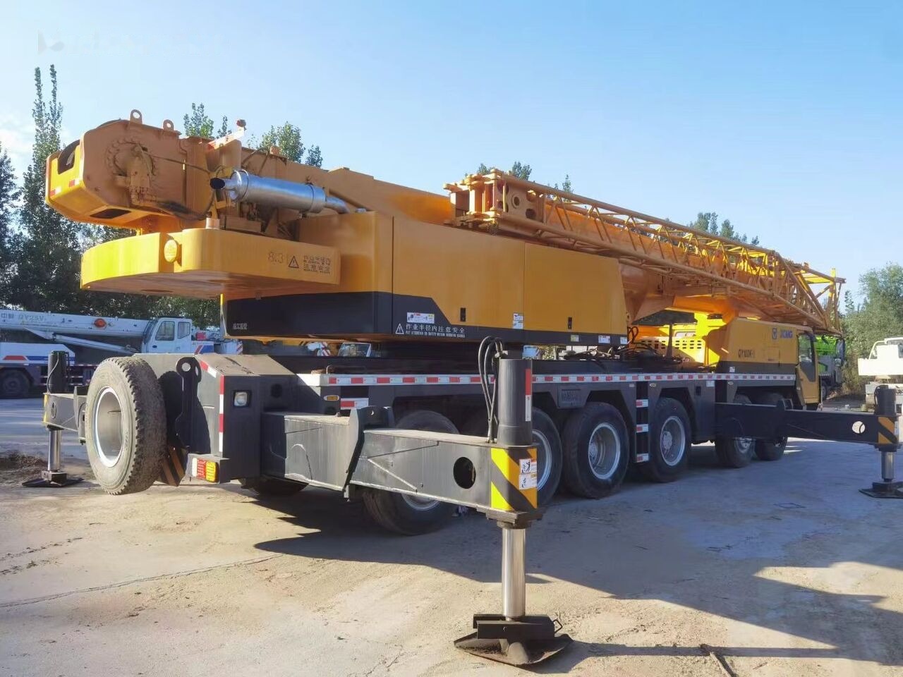 XCMG qy100k - Мобилен кран: слика 4 XCMG qy100k - Мобилен кран: слика 4