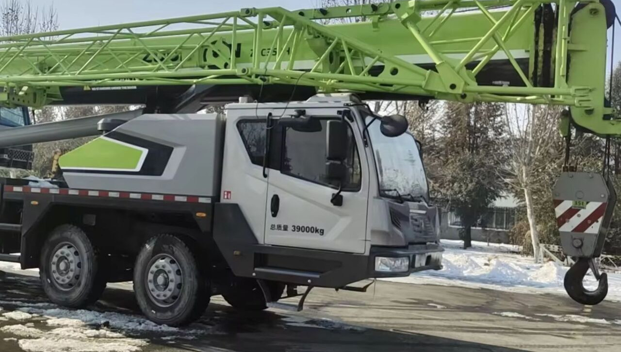 Zoomlion ZTC350 ZTC250 ZTC550 ZTC1000 - Мобилен кран: слика 5 Zoomlion ZTC350 ZTC250 ZTC550 ZTC1000 - Мобилен кран: слика 5