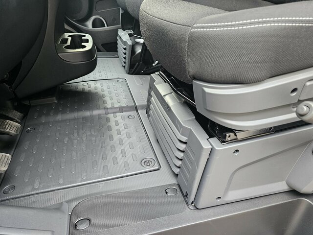 FIAT Ducato 35 140 Serie10-9.2 L2H1 Premium Kabine... - Товарно комбе: слика 4 FIAT Ducato 35 140 Serie10-9.2 L2H1 Premium Kabine... - Товарно комбе: слика 4