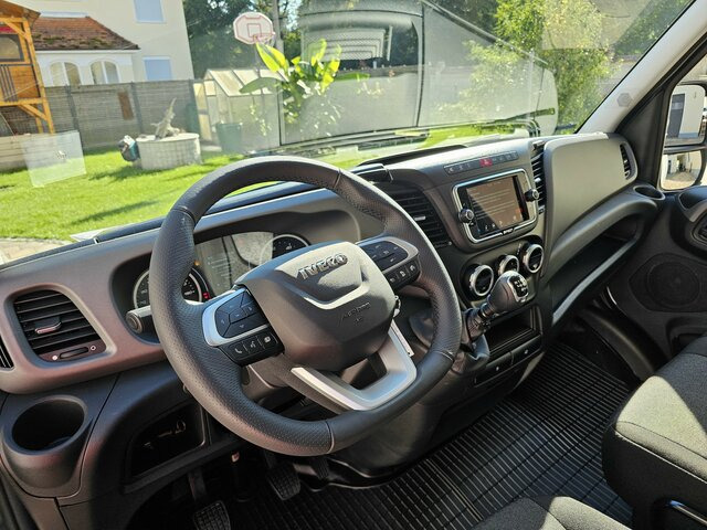 IVECO Daily 35S18 3.0 Koffer Voll-LED Navigation - Комбе фургон: слика 5 IVECO Daily 35S18 3.0 Koffer Voll-LED Navigation - Комбе фургон: слика 5