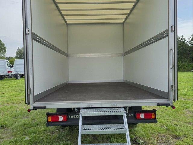 IVECO Daily 35S18 3.0 Koffer Voll-LED Navigation - Комбе фургон: слика 4 IVECO Daily 35S18 3.0 Koffer Voll-LED Navigation - Комбе фургон: слика 4