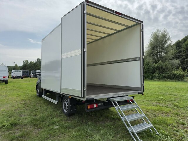 IVECO Daily 35S18 3.0 Koffer Voll-LED Navigation - Комбе фургон: слика 2 IVECO Daily 35S18 3.0 Koffer Voll-LED Navigation - Комбе фургон: слика 2