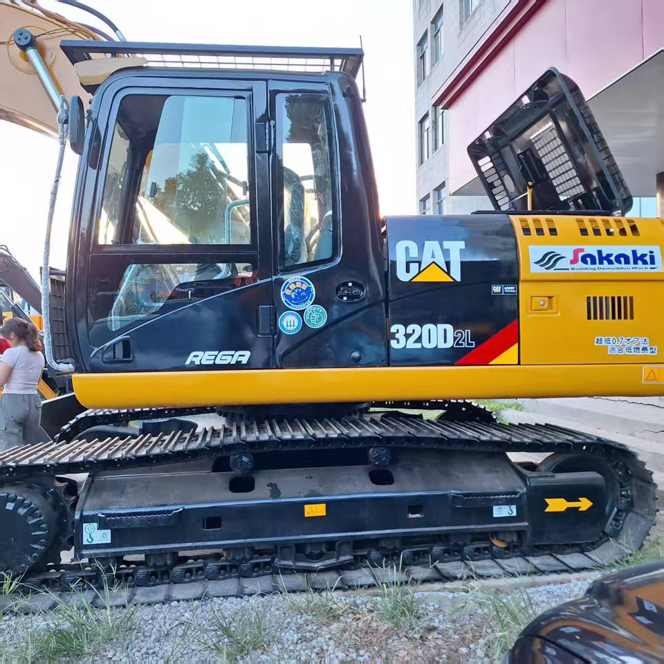 CAT 320D2L Excavator - Багер гасеничар: слика 2 CAT 320D2L Excavator - Багер гасеничар: слика 2