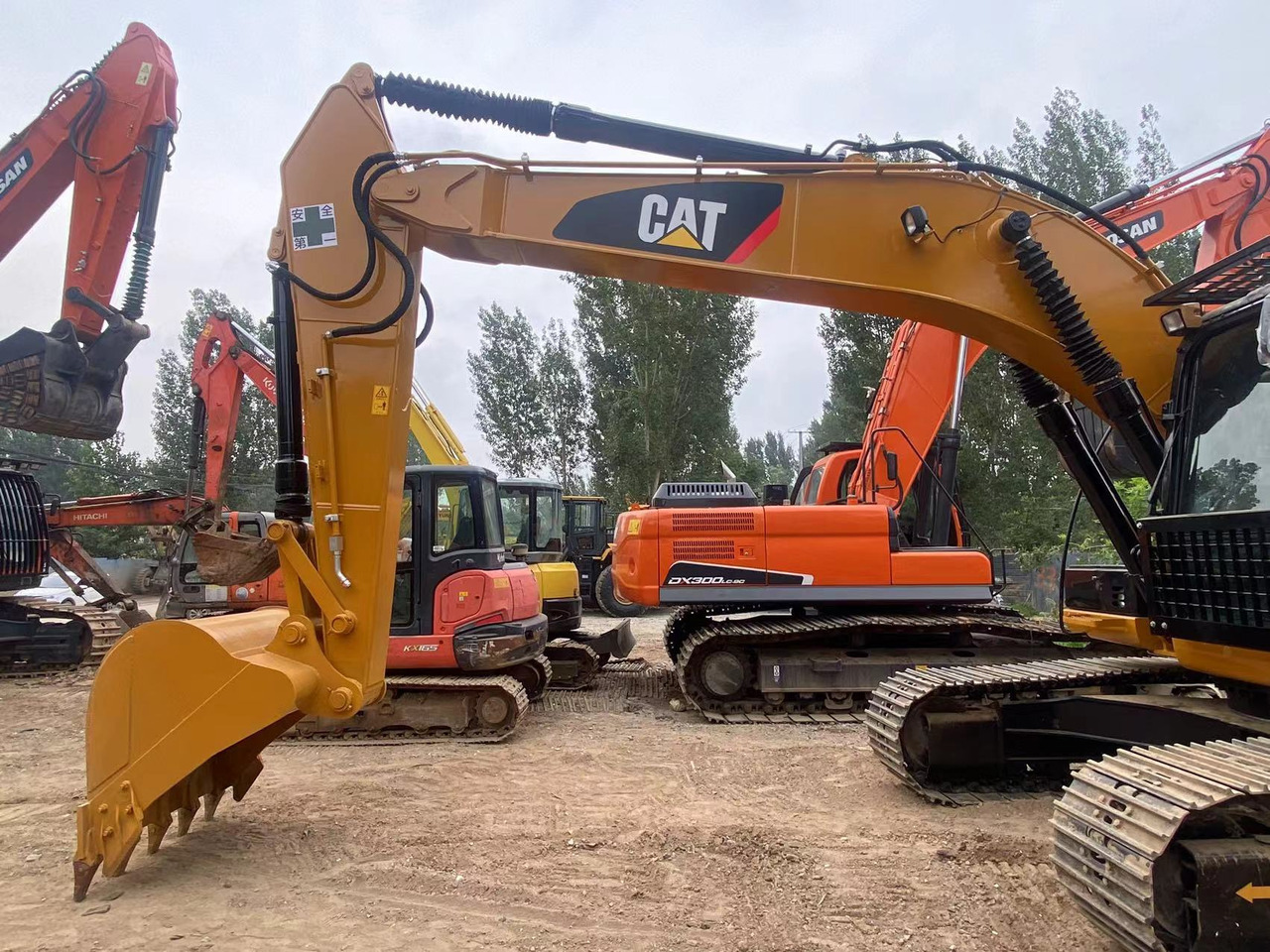 CAT 320DL Excavator - Багер гасеничар: слика 1 CAT 320DL Excavator - Багер гасеничар: слика 1