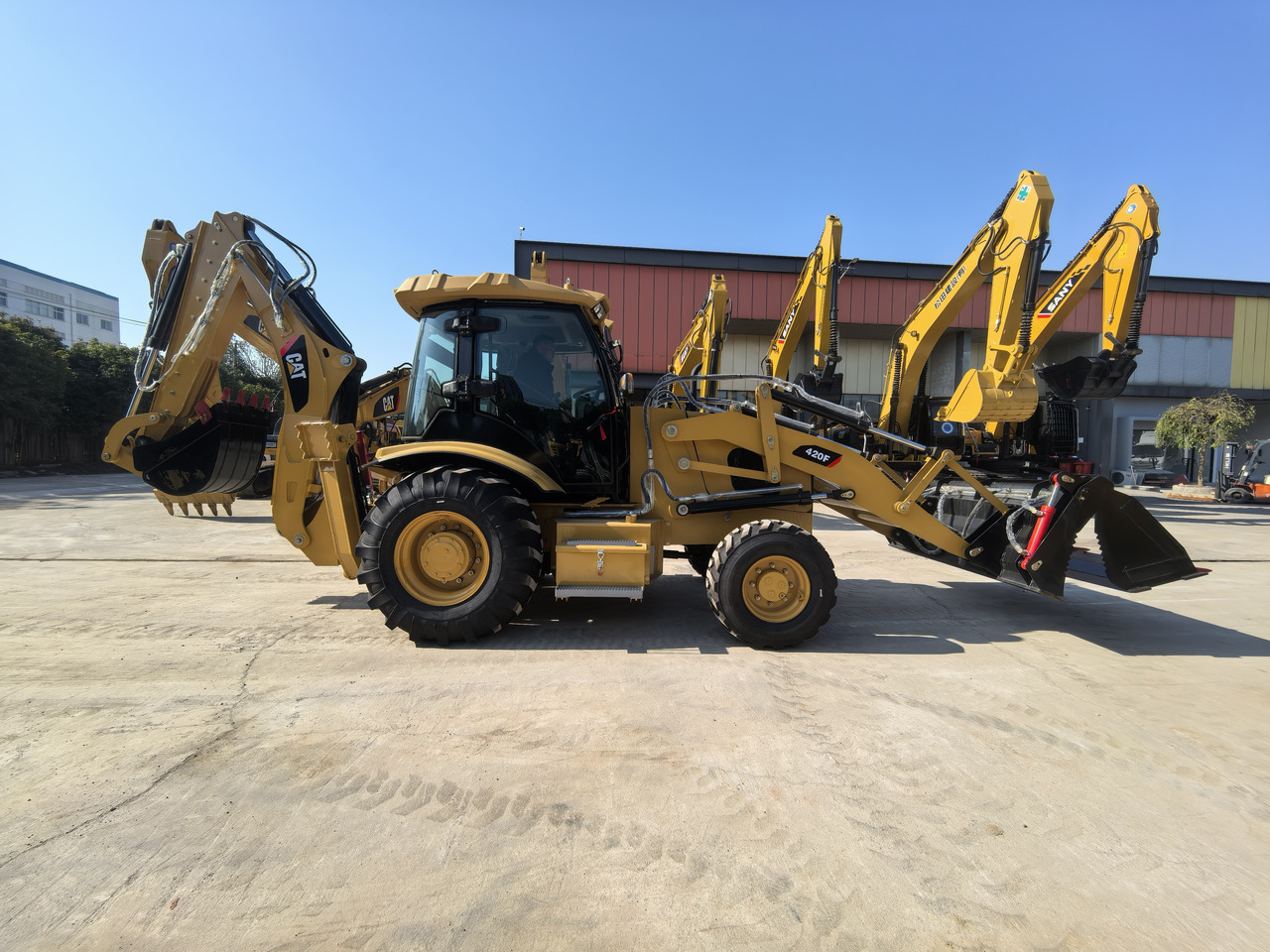 CAT 420F Backhoe Loader - Ровокопач: слика 2 CAT 420F Backhoe Loader - Ровокопач: слика 2