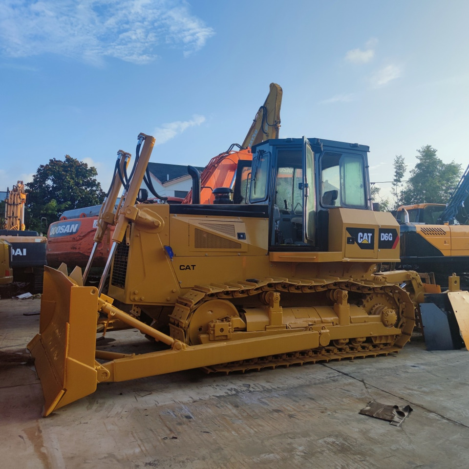 CAT D6G Bulldozer - Булдожер: слика 2 CAT D6G Bulldozer - Булдожер: слика 2