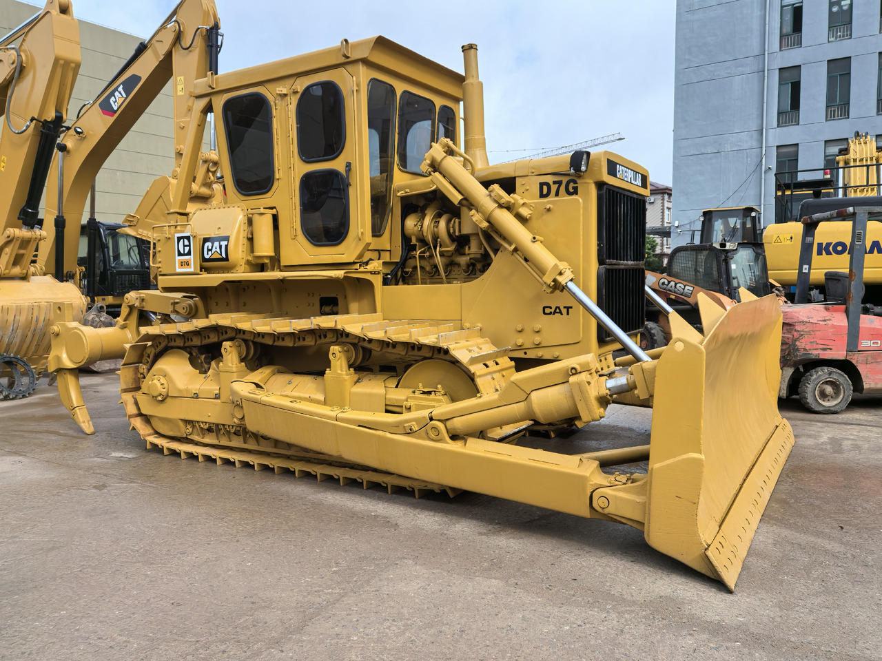 CAT D7G Bulldozer - Булдожер: слика 2 CAT D7G Bulldozer - Булдожер: слика 2