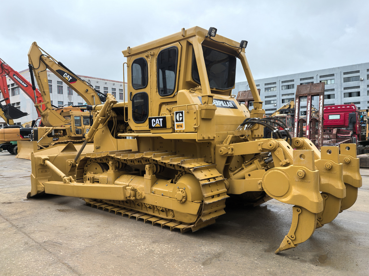 CAT D7G Bulldozer - Булдожер: слика 1 CAT D7G Bulldozer - Булдожер: слика 1