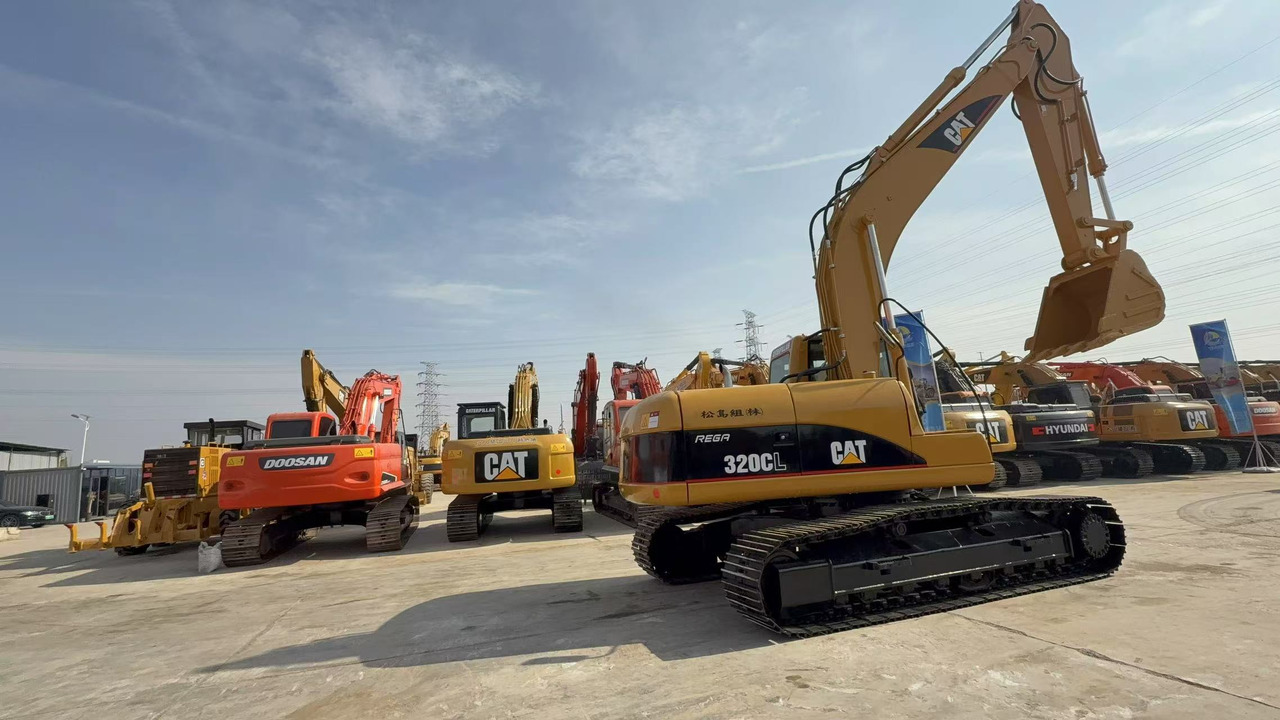 Cat 320cl excavator - Багер гасеничар: слика 2 Cat 320cl excavator - Багер гасеничар: слика 2