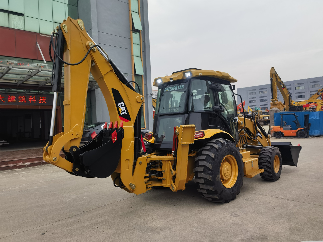 Cat 420F backhoe loader - Ровокопач: слика 1 Cat 420F backhoe loader - Ровокопач: слика 1