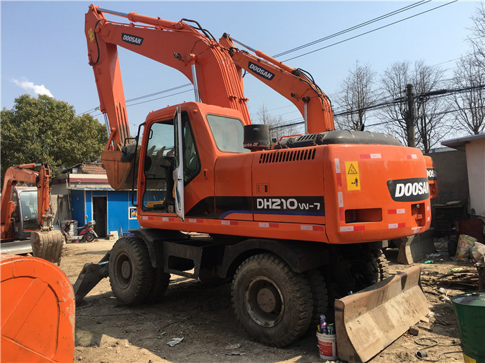 Doosan DH210w-7 wheel excavator - Багер на тркала: слика 1 Doosan DH210w-7 wheel excavator - Багер на тркала: слика 1