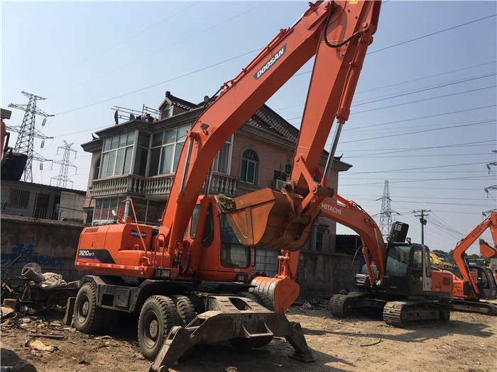 Doosan DH210w-7 wheel excavator - Багер на тркала: слика 3 Doosan DH210w-7 wheel excavator - Багер на тркала: слика 3