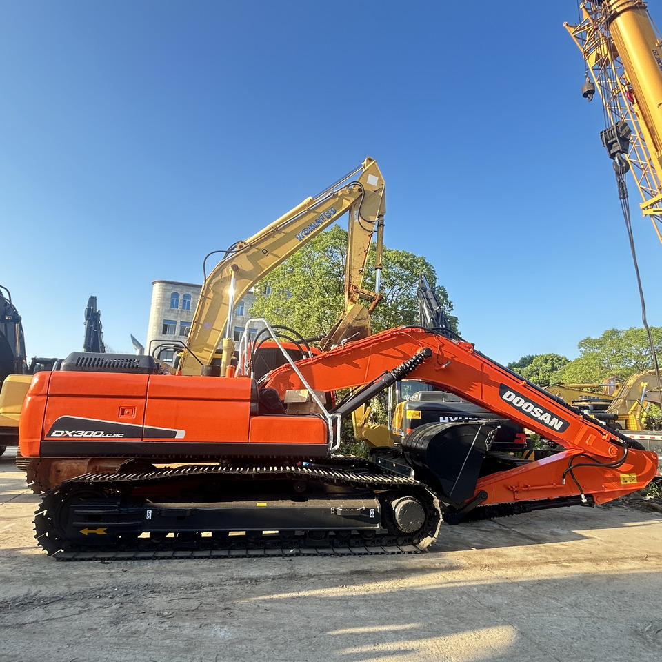 Doosan DX300LC Crawler Excavator - Багер гасеничар: слика 1 Doosan DX300LC Crawler Excavator - Багер гасеничар: слика 1