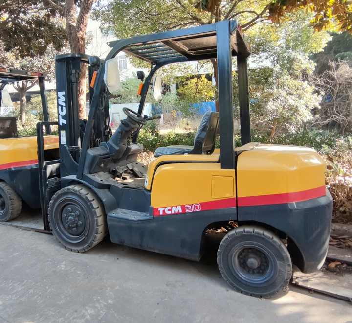 Good condition and high performance TCM FD30 used forklift with good condition on hot sale - Дизел вилушкар: слика 4 Good condition and high performance TCM FD30 used forklift with good condition on hot sale - Дизел вилушкар: слика 4