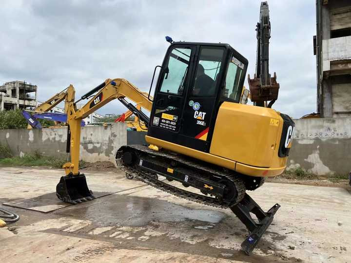 Good condition high quality original design second hand excavator CAT306E2 cat 305.5 hydraulic crawler digger for sale - Багер гасеничар: слика 5 Good condition high quality original design second hand excavator CAT306E2 cat 305.5 hydraulic crawler digger for sale - Багер гасеничар: слика 5