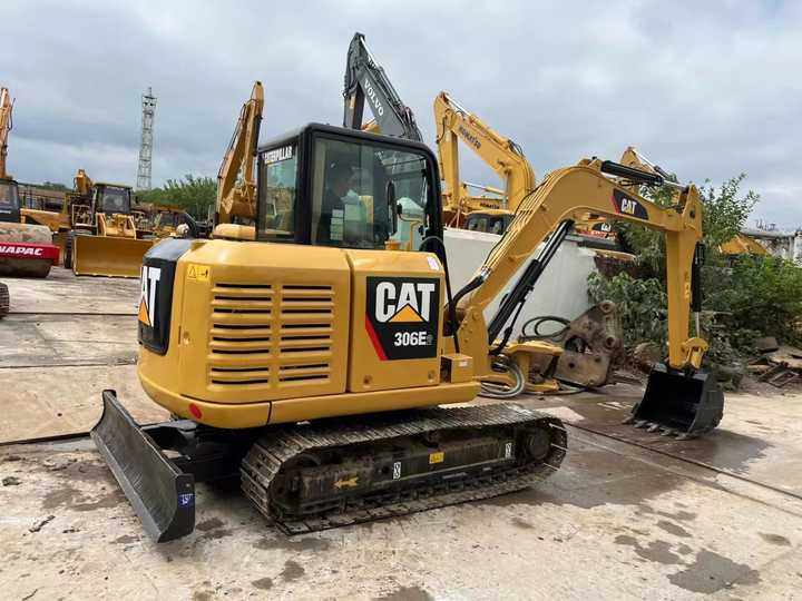 Good condition high quality original design second hand excavator CAT306E2 cat 305.5 hydraulic crawler digger for sale - Багер гасеничар: слика 3 Good condition high quality original design second hand excavator CAT306E2 cat 305.5 hydraulic crawler digger for sale - Багер гасеничар: слика 3