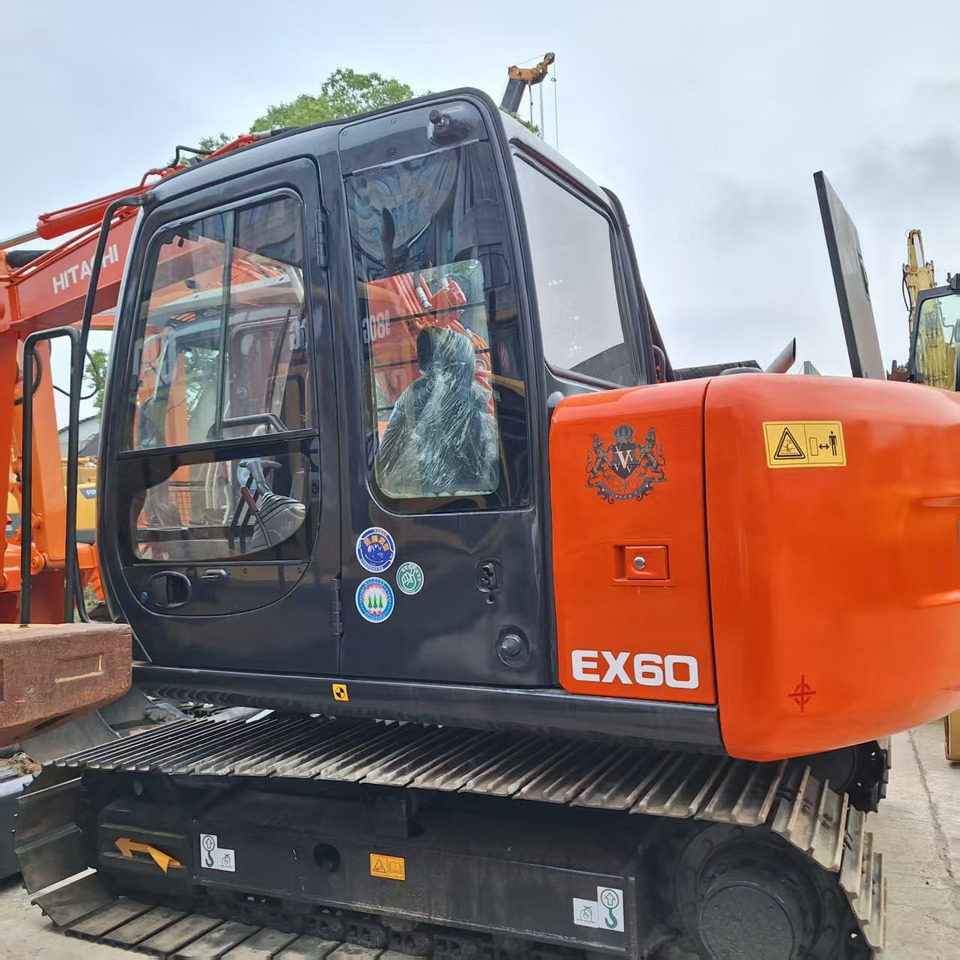 Hitachi EX60 Excavator - Багер гасеничар: слика 1 Hitachi EX60 Excavator - Багер гасеничар: слика 1