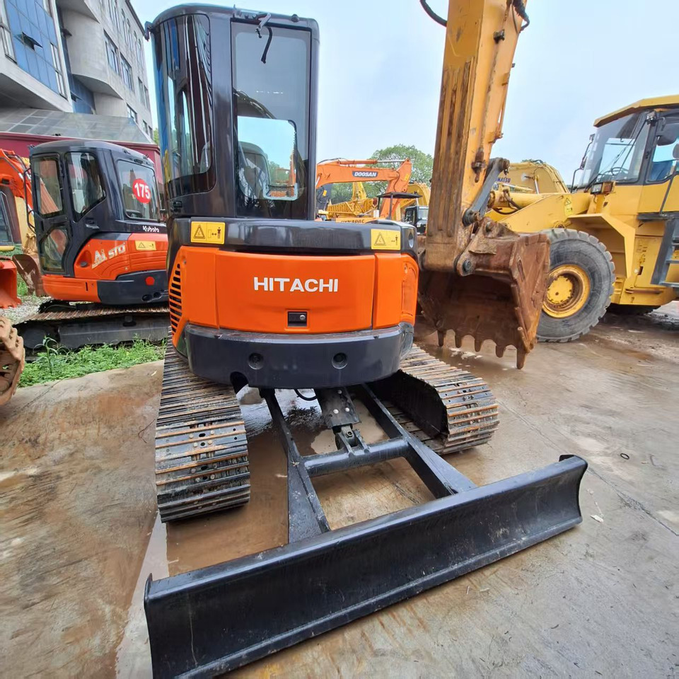 Hitachi ZX50 Excavator - Багер гасеничар: слика 1 Hitachi ZX50 Excavator - Багер гасеничар: слика 1