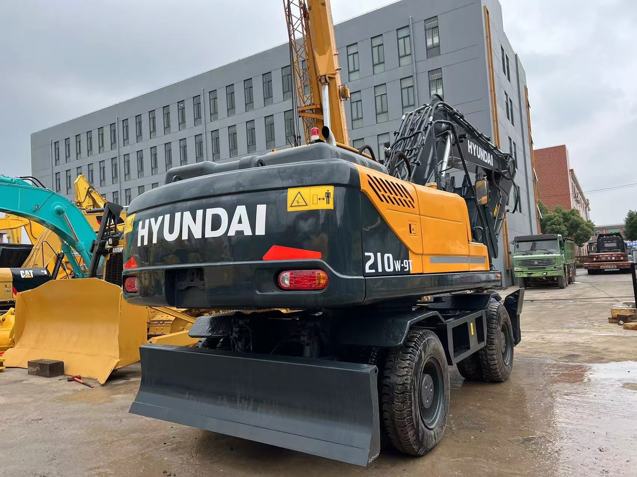 Hyundai 210w-9 wheel excavator - Багер на тркала: слика 4 Hyundai 210w-9 wheel excavator - Багер на тркала: слика 4