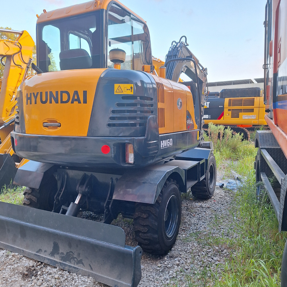 Hyundai 60vs  excavator - Багер на тркала: слика 1 Hyundai 60vs  excavator - Багер на тркала: слика 1