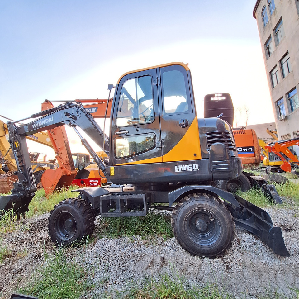 Hyundai HW60 excavator - Багер на тркала: слика 5 Hyundai HW60 excavator - Багер на тркала: слика 5