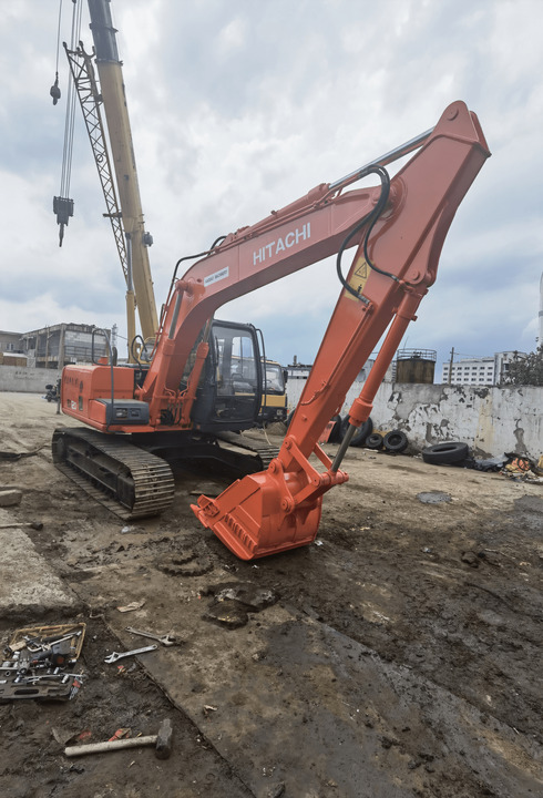 Japan made used hitachi ex120-5 ex120 crawler excavator ex200 ex200-5 zx120 zx200 zx210 FOR SALE - Багер гасеничар: слика 4 Japan made used hitachi ex120-5 ex120 crawler excavator ex200 ex200-5 zx120 zx200 zx210 FOR SALE - Багер гасеничар: слика 4