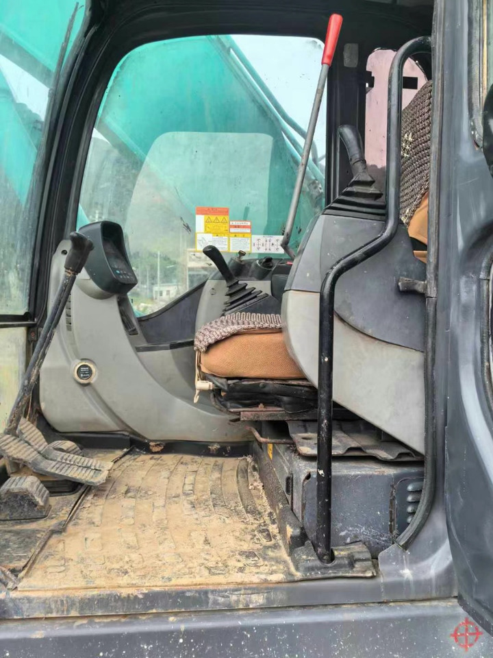 KOBELCO KOBELCOSK200-8 Crawler excavator - Багер гасеничар: слика 5 KOBELCO KOBELCOSK200-8 Crawler excavator - Багер гасеничар: слика 5