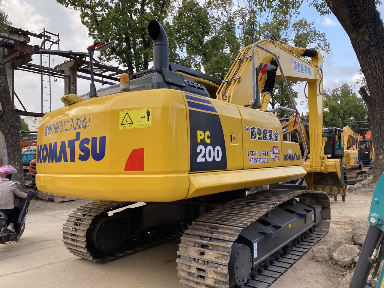 Komatsu PC200-8 Excavator - Багер гасеничар: слика 1 Komatsu PC200-8 Excavator - Багер гасеничар: слика 1