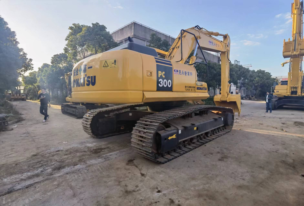 Komatsu PC300-7 Excavator - Багер гасеничар: слика 1 Komatsu PC300-7 Excavator - Багер гасеничар: слика 1
