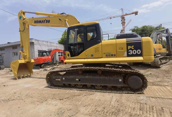Komatsu PC350-7 excavator - Багер гасеничар: слика 3 Komatsu PC350-7 excavator - Багер гасеничар: слика 3