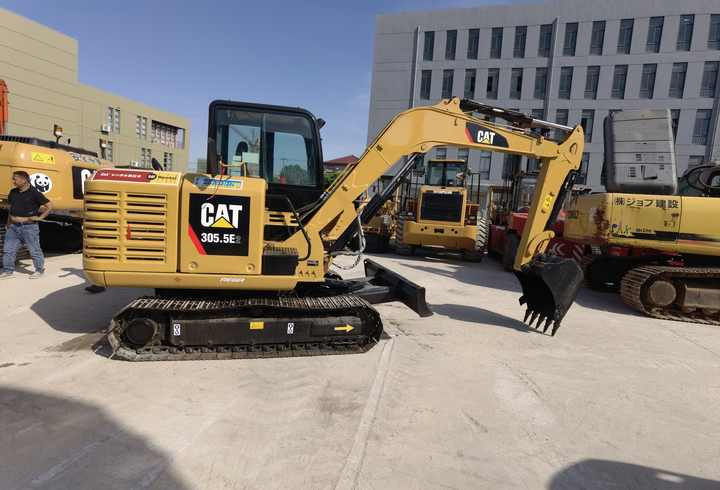 Second-hand excavator CAT crawler escavadora 305.5E2 CAT mini excavadora for sale good condition - Багер гасеничар: слика 3 Second-hand excavator CAT crawler escavadora 305.5E2 CAT mini excavadora for sale good condition - Багер гасеничар: слика 3