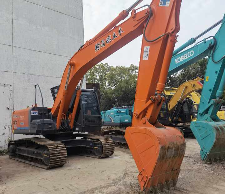 Used excavator Hitachi 20 ton original Japan Hitachi ZX200-3 ZX200-5G EX200-5 ZX240 Excavator FOR SALE - Багер: слика 5 Used excavator Hitachi 20 ton original Japan Hitachi ZX200-3 ZX200-5G EX200-5 ZX240 Excavator FOR SALE - Багер: слика 5