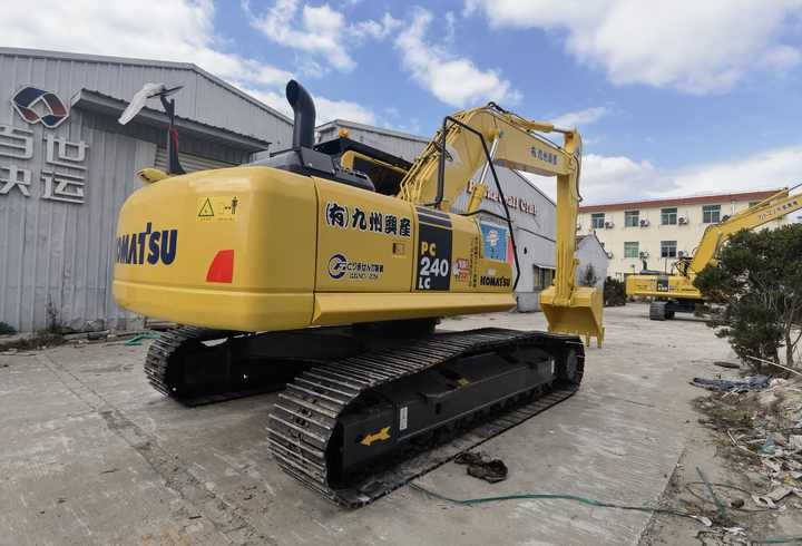 Used original komatsu240-8 24tons hydraulic crawler excavator used crawler excavator Komatsu pc240-8CL - Багер гасеничар: слика 4 Used original komatsu240-8 24tons hydraulic crawler excavator used crawler excavator Komatsu pc240-8CL - Багер гасеничар: слика 4