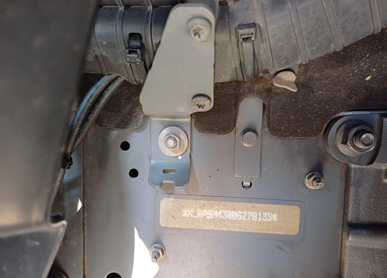 Камион со церада DAF XF 480 SUPER SPACE CAB / ZESTAW TANDEM PRZEJAZDOWY 120m3: слика 16