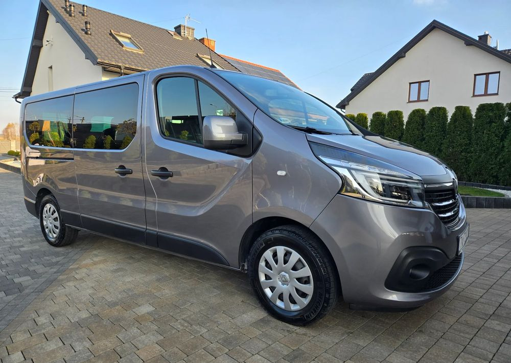 Renault Trafic Grand SpaceClass 2.0 dCi EDC - Минибус, Патничко комбе: слика 1 Renault Trafic Grand SpaceClass 2.0 dCi EDC - Минибус, Патничко комбе: слика 1