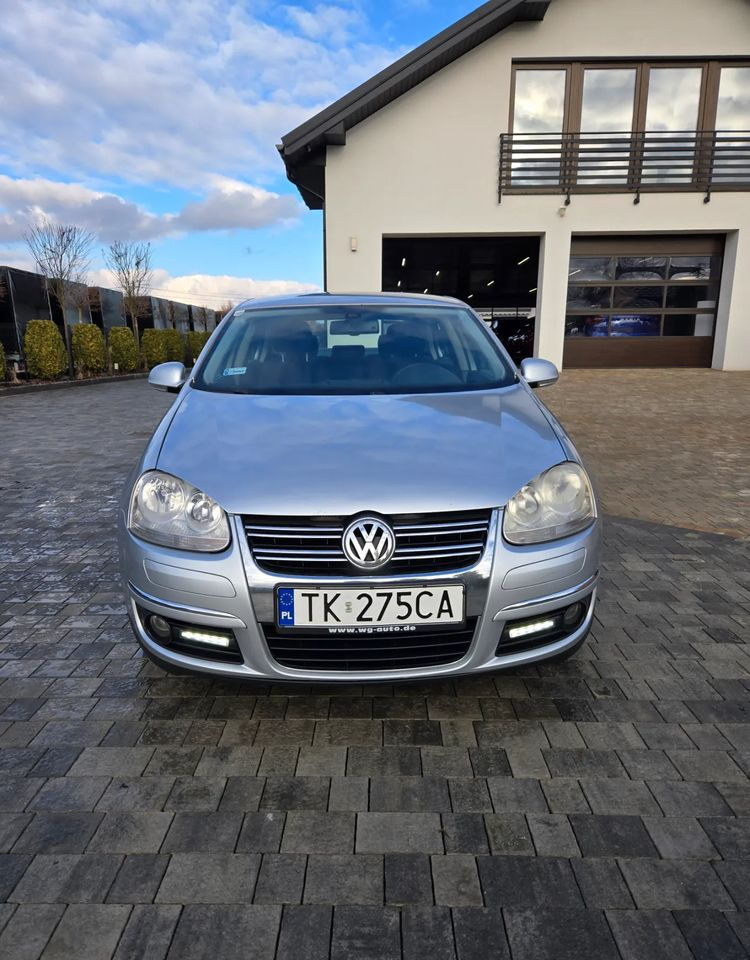 Volkswagen Jetta 2.0 TDI Sportline - Седан: слика 1 Volkswagen Jetta 2.0 TDI Sportline - Седан: слика 1