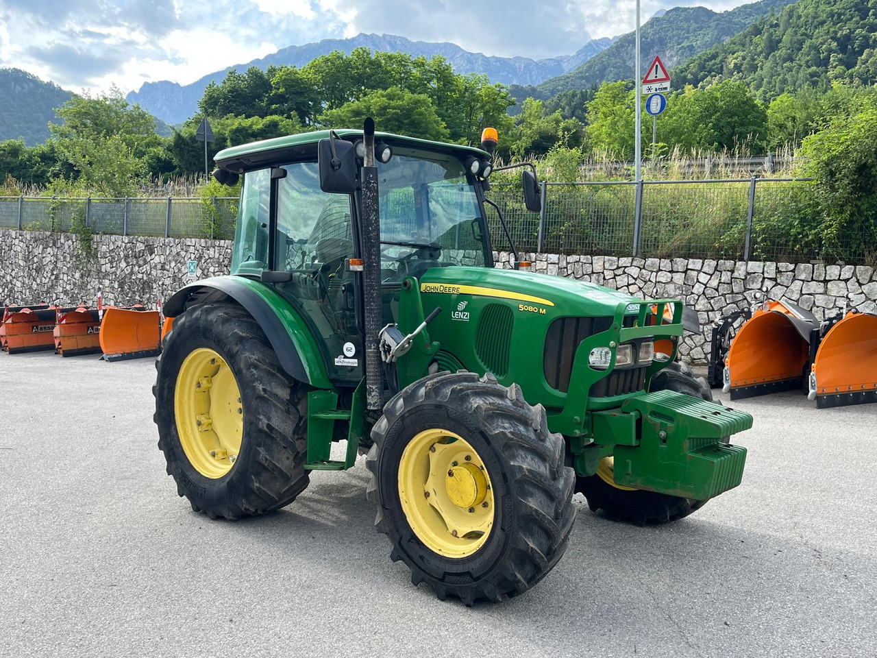 JOHN DEERE 5080 M - Трактор: слика 4 JOHN DEERE 5080 M - Трактор: слика 4