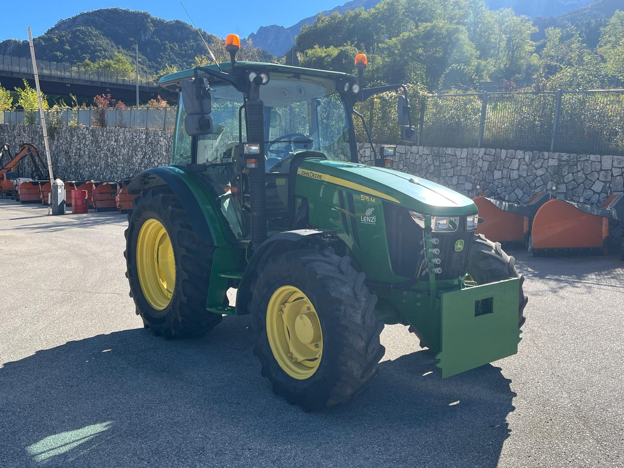 JOHN DEERE 5115M - Трактор: слика 4 JOHN DEERE 5115M - Трактор: слика 4